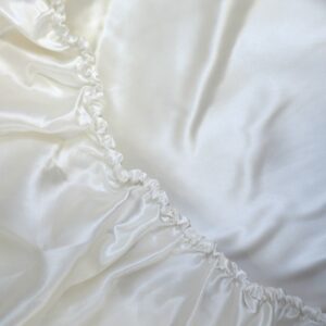 Silk fitted sheet ‘Ivory’