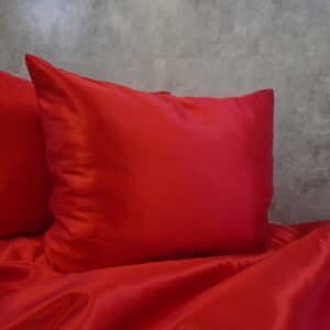 Silk duvet cover ‘Deep Red’