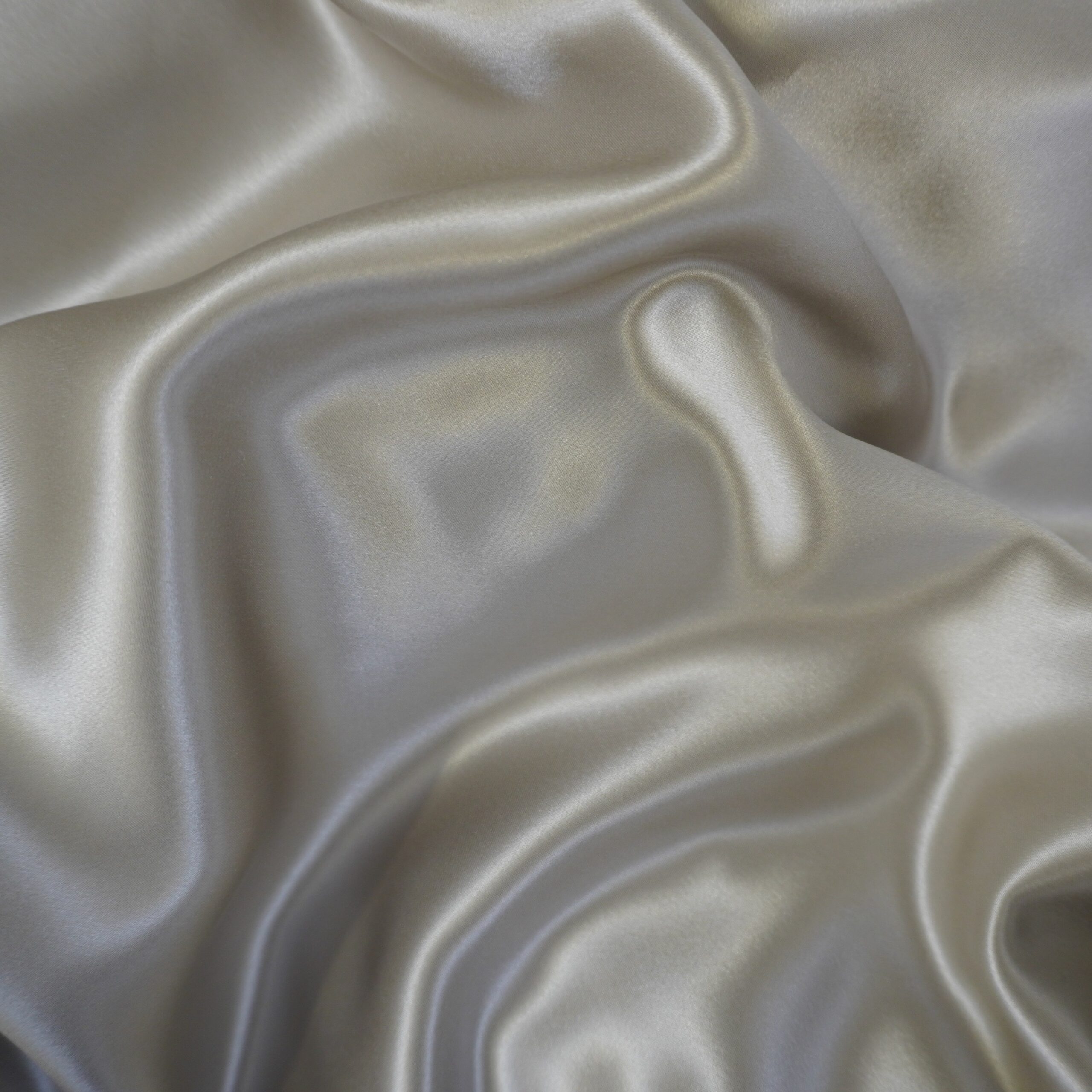 Silk fitted sheet ‘Gold Beige’