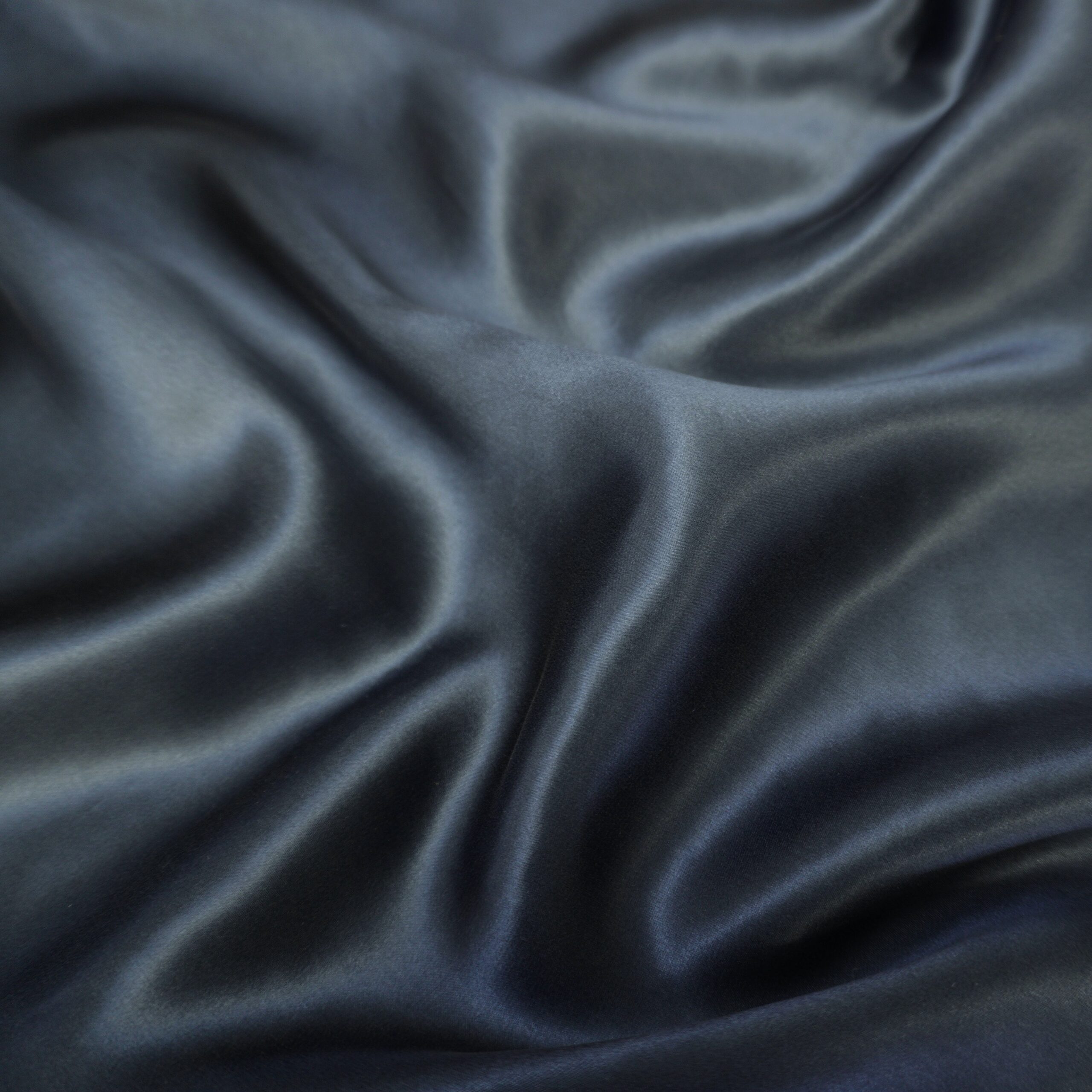 Silk fitted sheet ‘Night Blue’